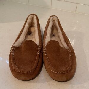 UGG Tan Suede women’s slipper